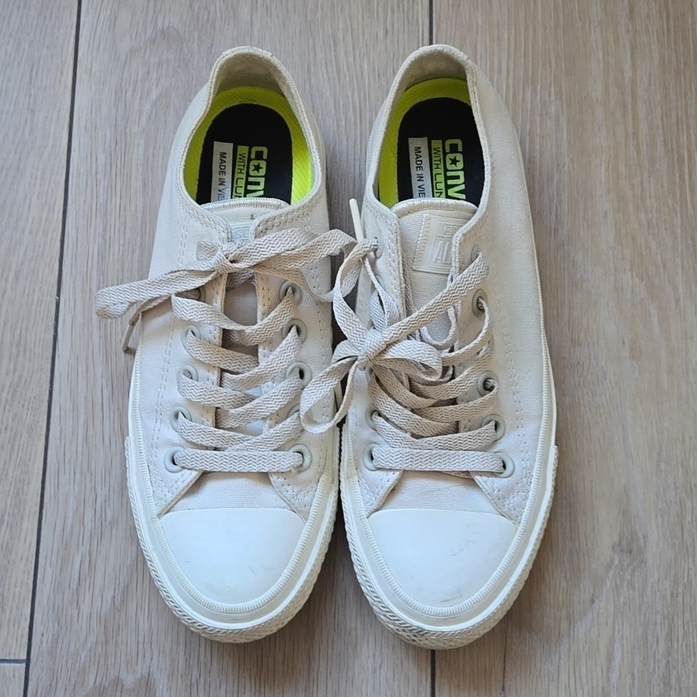 CONVERSE CHUCK TAYLOR II LOW TOP SNEAKERS In Beige WO'S 6.5 MEN'S 4.5